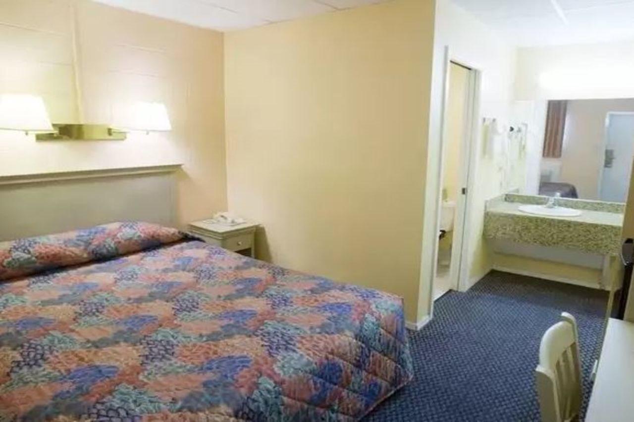 Americas Best Value Inn San Antonio/Lackland Afb Bagian luar foto