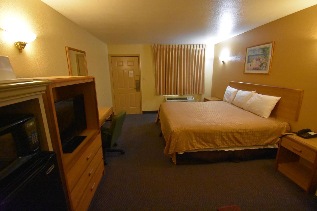 Americas Best Value Inn San Antonio/Lackland Afb Bagian luar foto