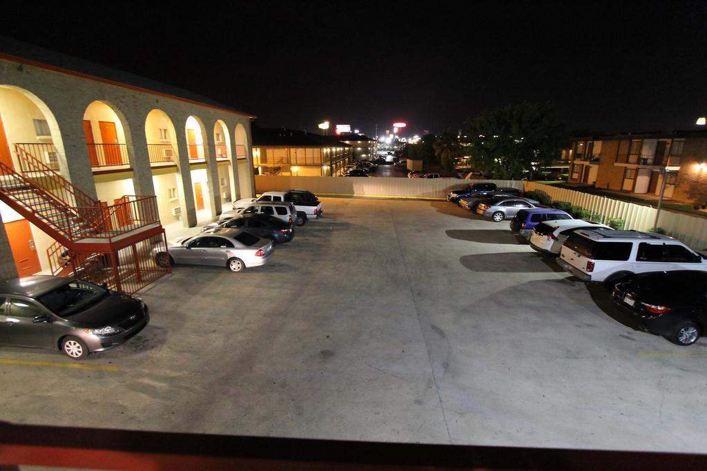 Americas Best Value Inn San Antonio/Lackland Afb Bagian luar foto